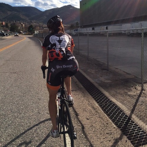 dfitzger:  By denvercx: “Great little after work bonus ride with fast friend Therese. #coloradocycli