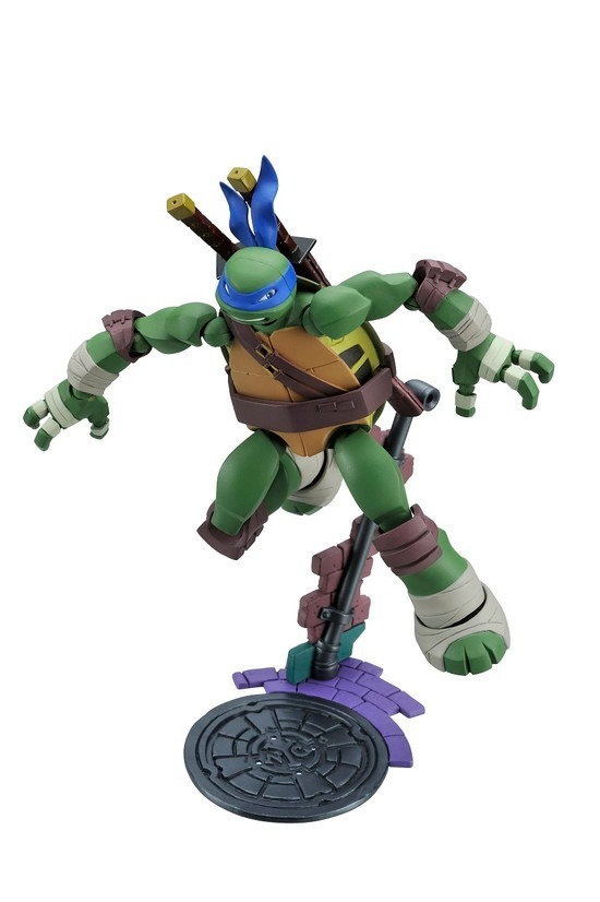 zimmertw:   リボルテック レオナルドhttp://www.hobbystock.jp/item/view/hby-acf-00004583