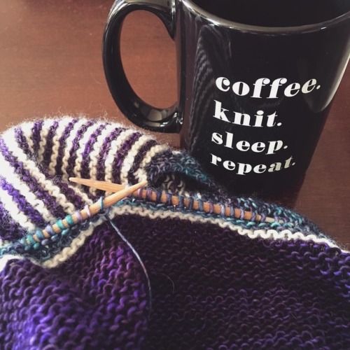 Yep ☕️ . . . . #knittersofinstagram #wip #lumpycat #handmade #coffeeknitsleeprepeat #knitting #shawl