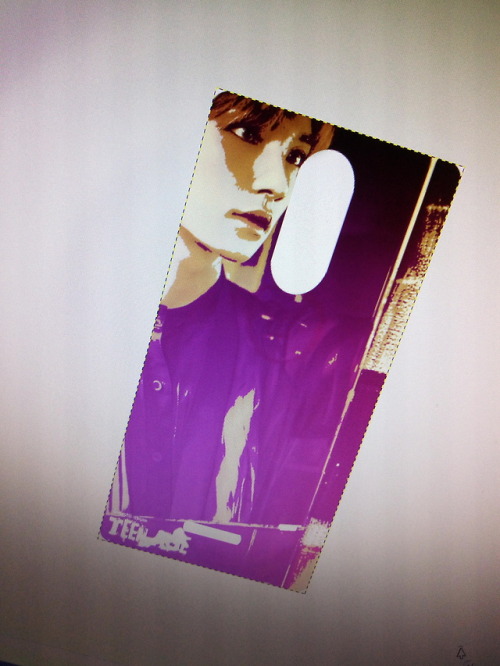 Smartphone Kpop Case Hey guys, I made a Kpop-themed case for my phone. If you want, I can post a tut