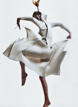  raquel zimmermann in vintage issey miyake,