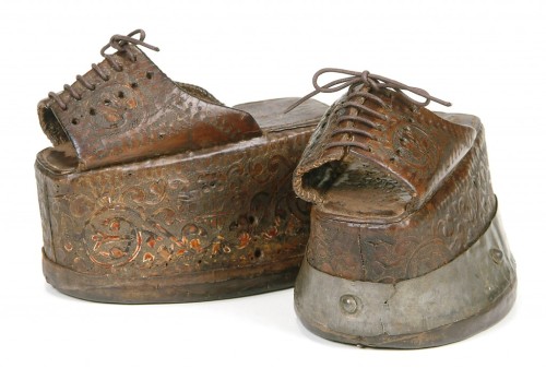 collectorsweekly:  These Chopines Weren’t Made for Walking: Precarious Platforms for Aristocratic Feet