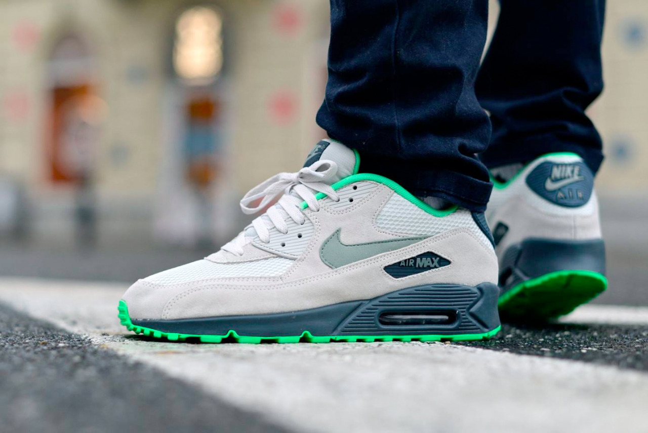 nike air max 90 essential light bone & thunder grey