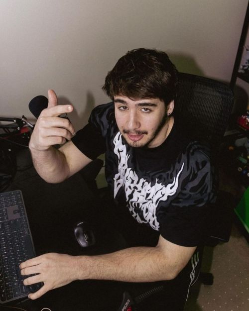 Youtubers With Distinctive Voices I Love You