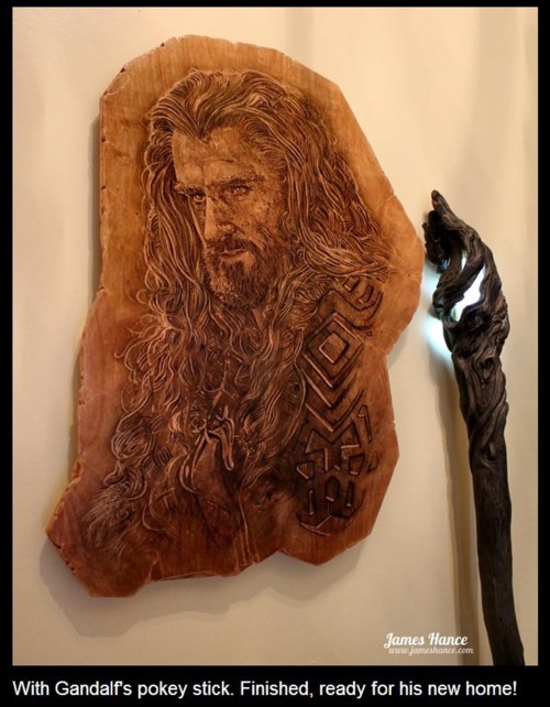 brightorangemango:  do-not-feed-the-animal:  majesticthoriness787:  majestickyle77:  Thorin Oakenshield Wood Carving  this is simply AMAZING!  WHY DOES THIS ONLY HAVE SIXTY THREE NOTES  oh my 