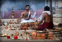 arjuna-vallabha:Yagna, hindu fire ritual,