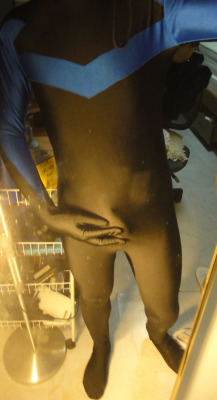 playfullycra:  I really need a better fullbody mirror. Anyway, here’s me wearing a Nightwing suit. I get hard whenever I try gear on for the first 5 minutes.