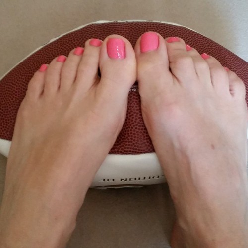 mywifesfeetarethebest: So excited for some #football