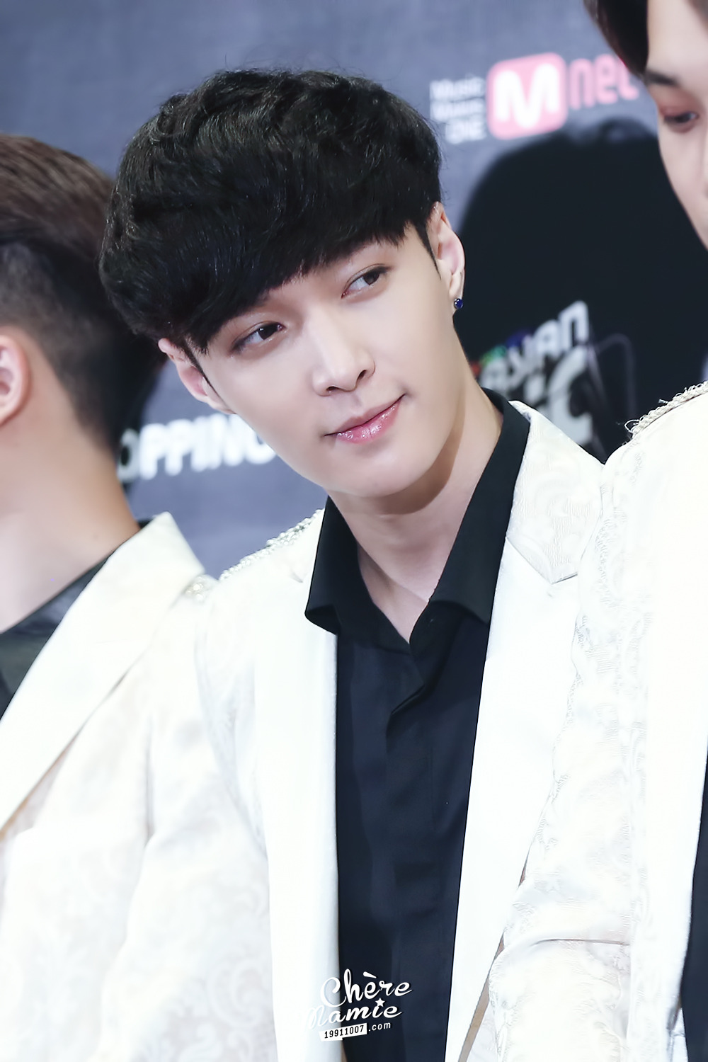 HealingYixing — 141203 2014 Mnet Asian Music Awards Winner Press...