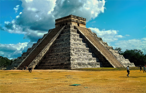 DSCF0096a by garofano_richard Mayan Temple in Chichen Itza Mexico located near Cancun flic.k