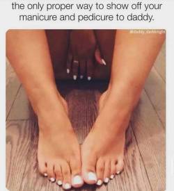 88884567-deactivated20220101:toya2228:Toes look so delicious.. 🤤🤤🤤