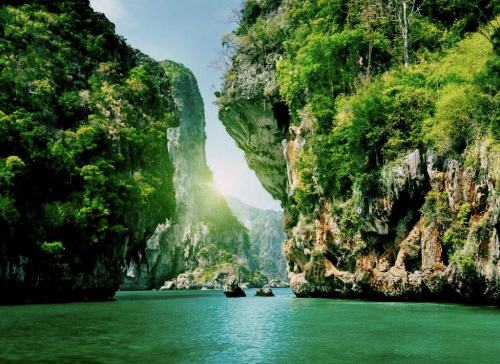 rixwilson: In Phuket, Thailand FOLLOW ME for TROPICAL and AROUND THE WORLD