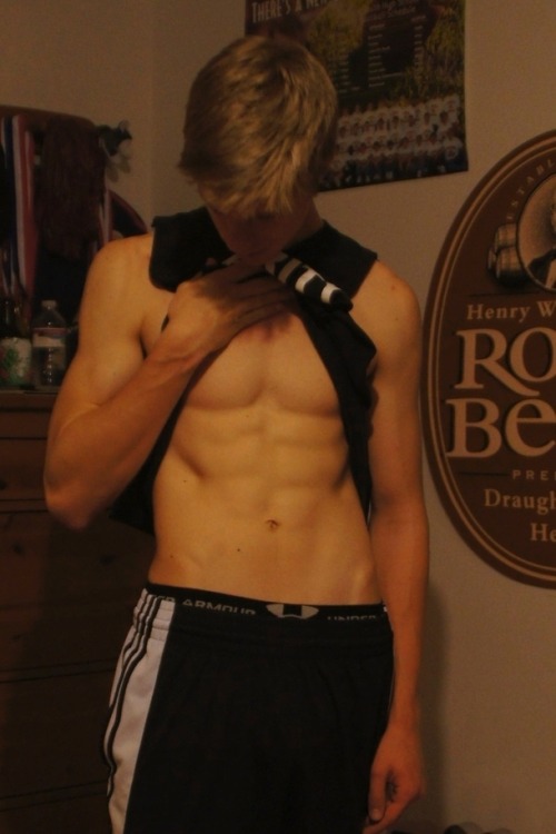 cassell2:  sk8terboyfan:  kyboth:  muteboi4eva:  Show Us Your Abs! pt2  ♂   Cool  Kik: cassell1