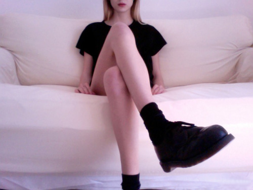 27-cents:  ☯ ☯ pretty and pale ☯ ☯
