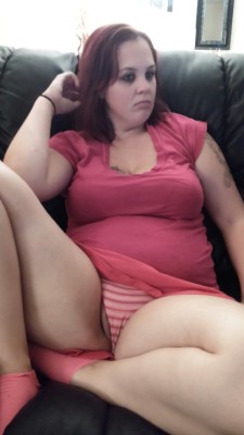 geminikingdaddy:  Mammakitty619 teasing me at my house a week ago. 