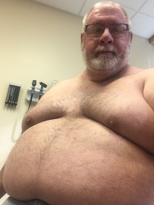 orsiar: daddythechub: Gained over the 400 pound mark at the doctors office today. Awww absolutely p