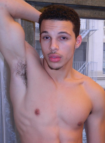 bonjourbonsior:  manuponman:  Ray Mills! *sigh*  New face 