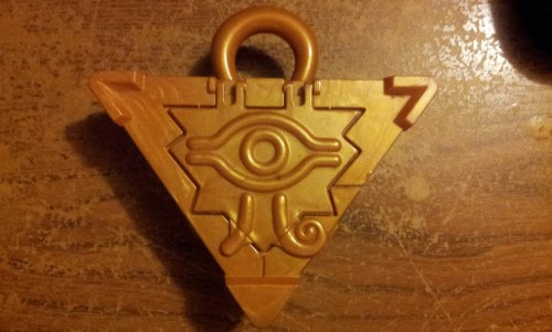 dark-shadowsky: Yo I’ve had this thing for forever. It’s a little Yugioh millennium puzz