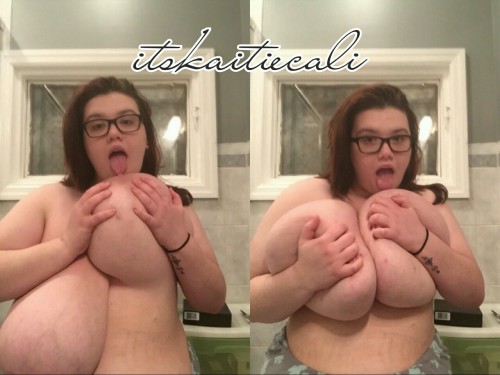 brooklny79:  Katitlyn says happy titty tuesday y'all