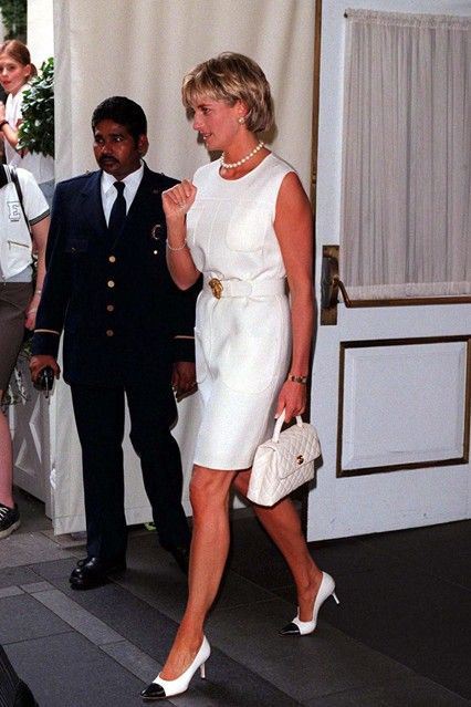 Luxity™ on X: Princess Diana was spotted in Rome in '91 strutting a little  white dress, Chanel two-toned pumps, sunnies and her trusty Gucci bamboo bag.   / X