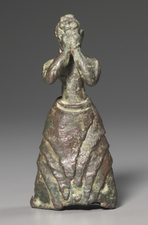 cma-greek-roman-art:Female Worshiper, c. 1600-1500 BC, Cleveland Museum of Art: Greek and Roman ArtT