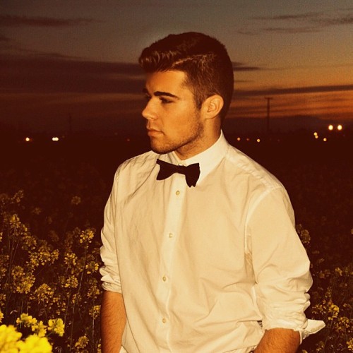 givemeguys:Insta: @kaleb Twitter: @kalebaskew Soundcloud 18 year old musician :)