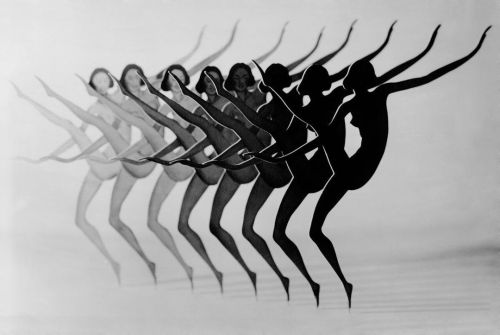 zombienormal:Dancers, František Drtikol, 1930. #frantisekdrtikol #dancers #1930 #1930s #czechartist
