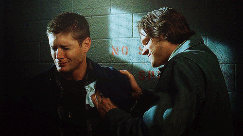 team-freelucifer: dean-loves-sammy: Dean: *squints slightly from a freaking BULLET WOUND GOING THROU