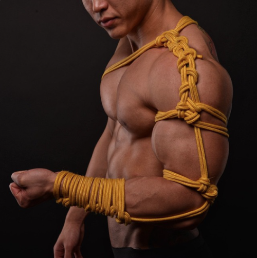 mantop10691:  韓國刺青健美男模…Andrey Jever 