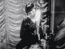  Louise Brooks In Love ‘Em And Leave ‘Em (1926). 