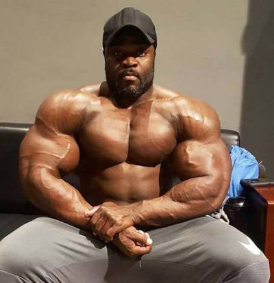 thickmusclesworld:Brandon Curry