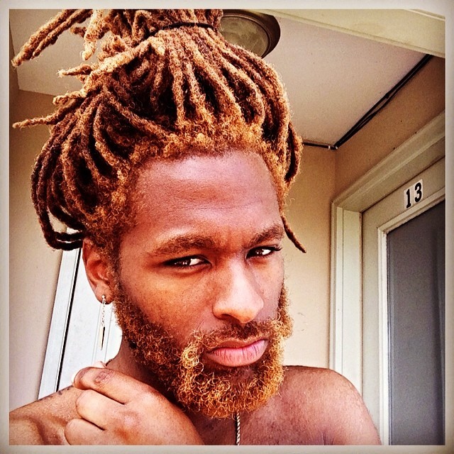 freakygeekyblerd:  fuckyeahmenwithlocs:  I found Jesus y’all!!! He’s Black and