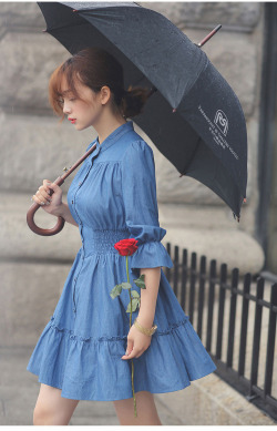 fashiontroy:blue girl with rose