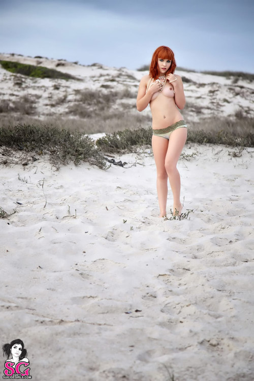 suicidegirls-southafrica:  Lunar Suicide  Photographer: Talamia For more South African SuicideGirls You love these Hopeful Suicide Girls ? help them to become “PINK” on the SG website ;) 