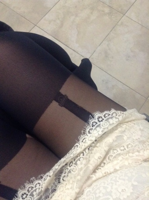 http://tights-details.tumblr.com/post/138212616953