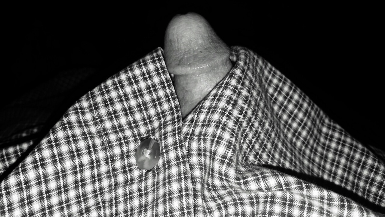 slinkygrl:  Relaxing in my pj’s peeking out  Look what I found poking around my