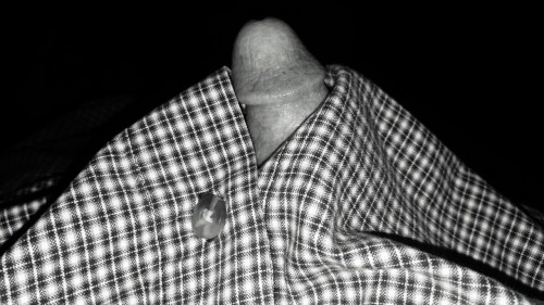 slinkygrl:  Relaxing in my pj’s peeking out  Look what I found poking around my inbox. Hehehe @luvtoplaydirty this is perfect for your Tip out Tuesday!!!!! Thank you @southernsir 😈😈😈😈 