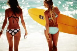 surfing-girls:Surf Girl