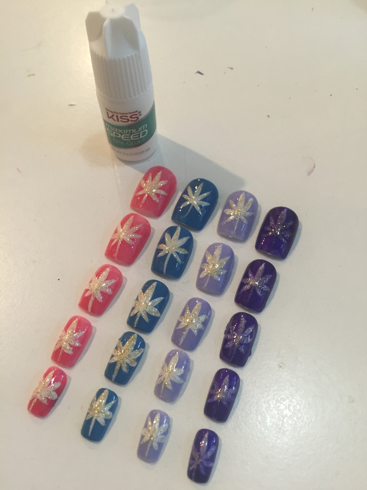 sadhippieslut:  Sadhippieslut’s 1K follower giveaway!   Hey guys, I decided to
