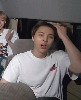 nctmark:johnny is too good looking..