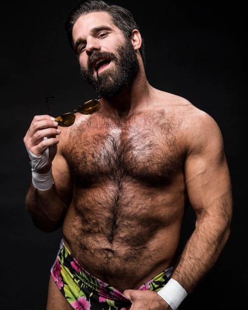 LOVE me some Joey Ryan!