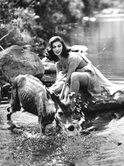 miss-vanilla:    Pier Angeli photographed in 50′s.