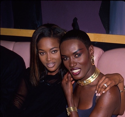 artofkawaii: abhayamudraa: Naomi Campbell &amp; Grace Jones 1990 island girls