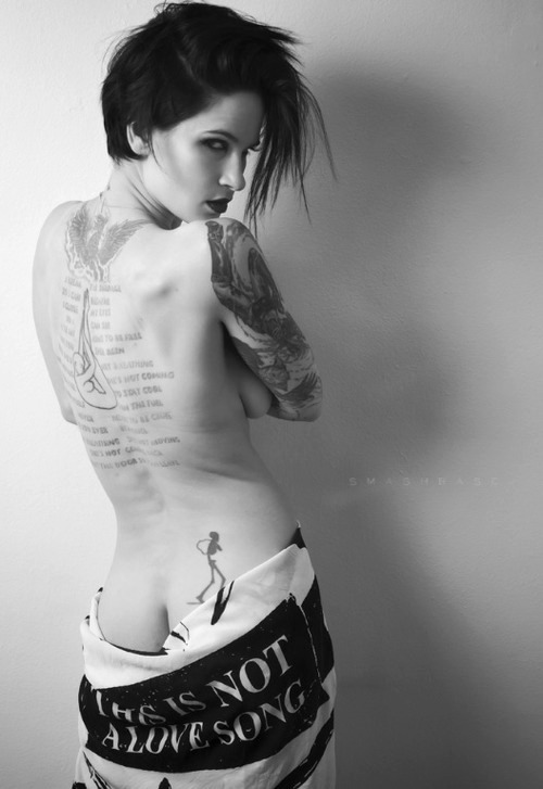 inkglamour:  cute ink girl 