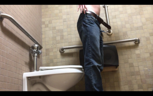 big-gaymer-cock: Hot nerd gives the seat a wipe and takes a dump. Tighty Whities!!!