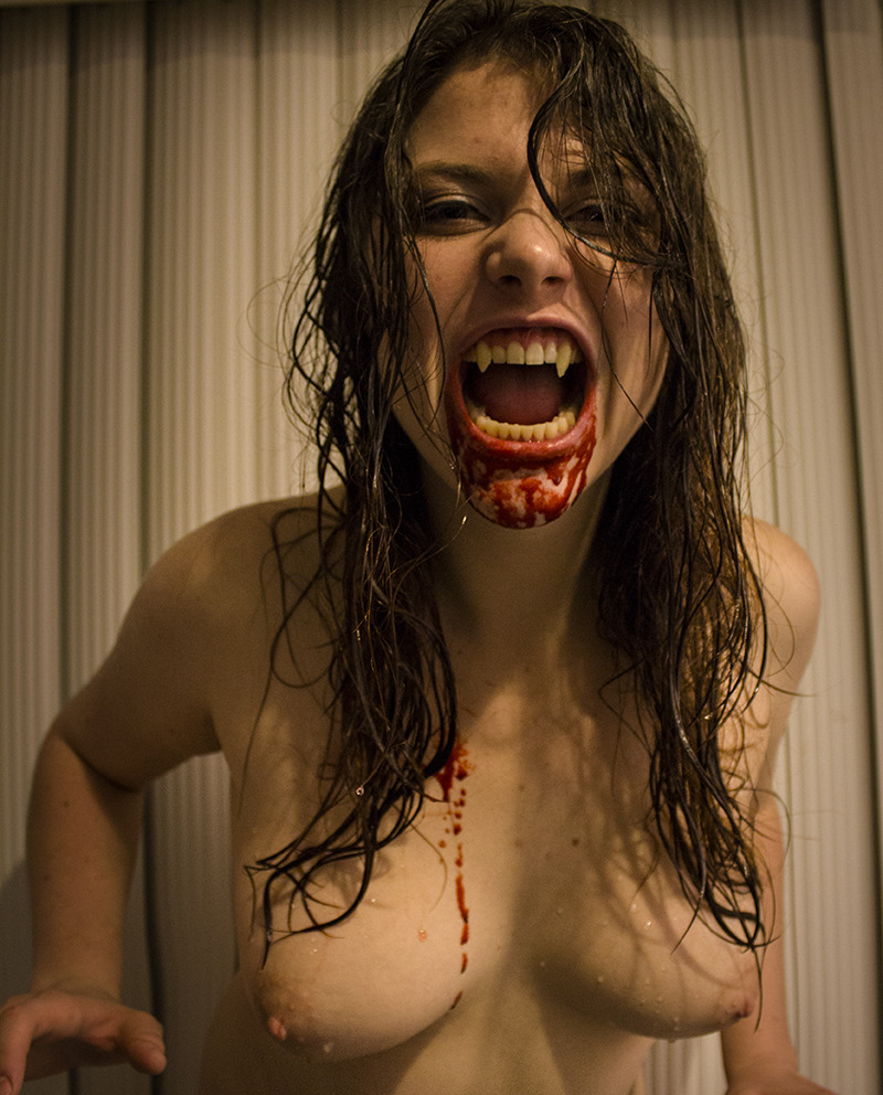 nakedzombiegirls:  vampire by N W Body Art