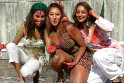 desisexmaniac:  Holi party…. http://desisexmaniac.blogspot.in/2013/03/desi-bhabhiyan.html