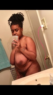 papislilhoes:  Who wants some big ass titties…..38F with a 5'1 frame and big ass nipples lovely 👀❤️🙌🏾