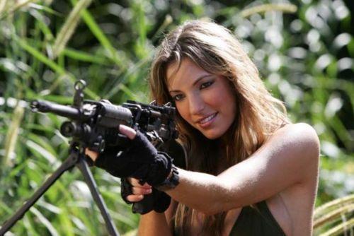 girlandguns:  Girl With Gun  follow me at : http://girlandguns.tumblr.com/