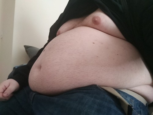 Got a bit of a confession this tummy Tuesday. I’ve been exercising and cutting back on the food a bit. Trying to sort my blood pressure out before I go on for 400. But just…the exercise I’m doing is making me sooooo hungry! It’s